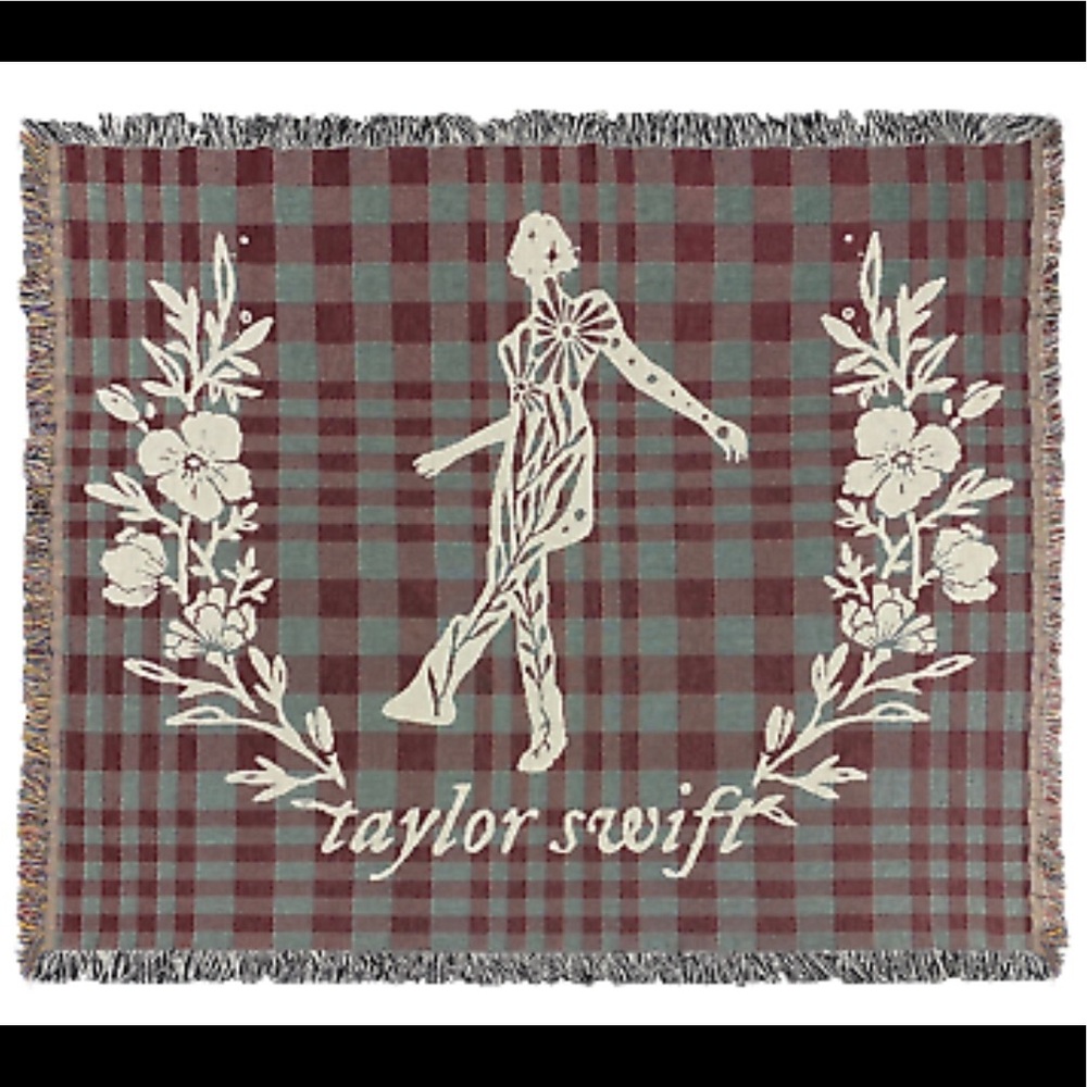 Taylor Swift Still on that Tightrope Blanket